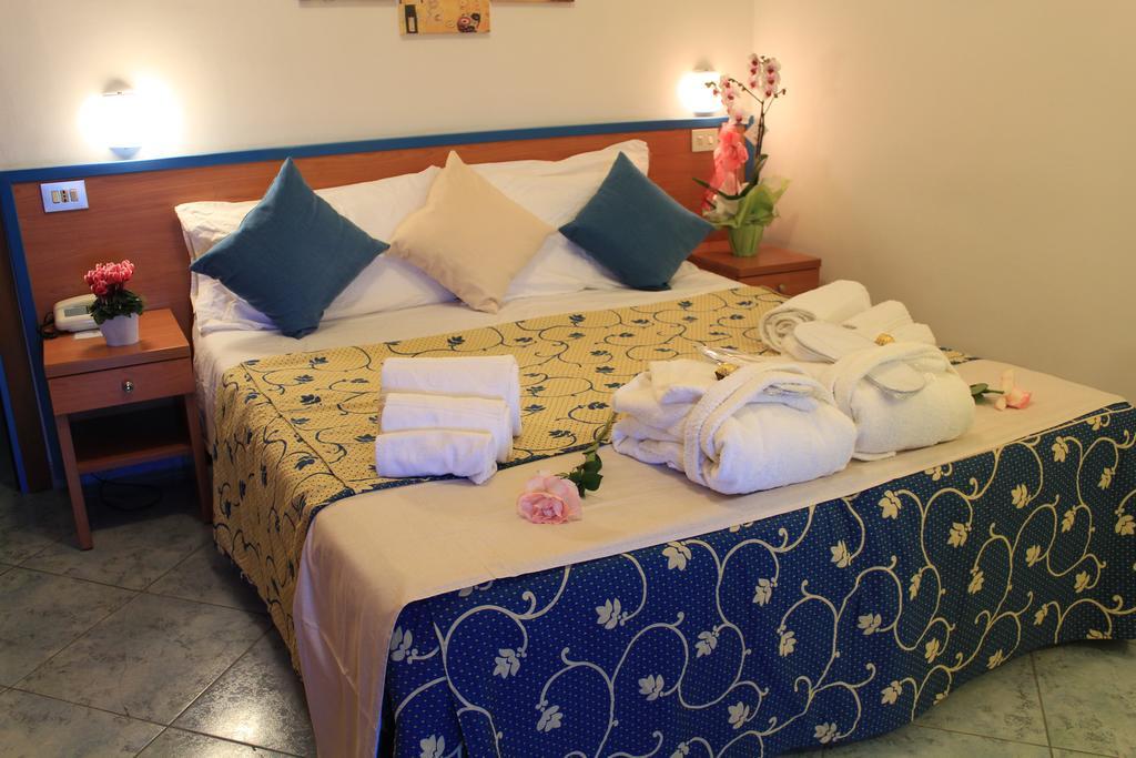 Hotel Paradise ฟาโน ภายนอก รูปภาพ